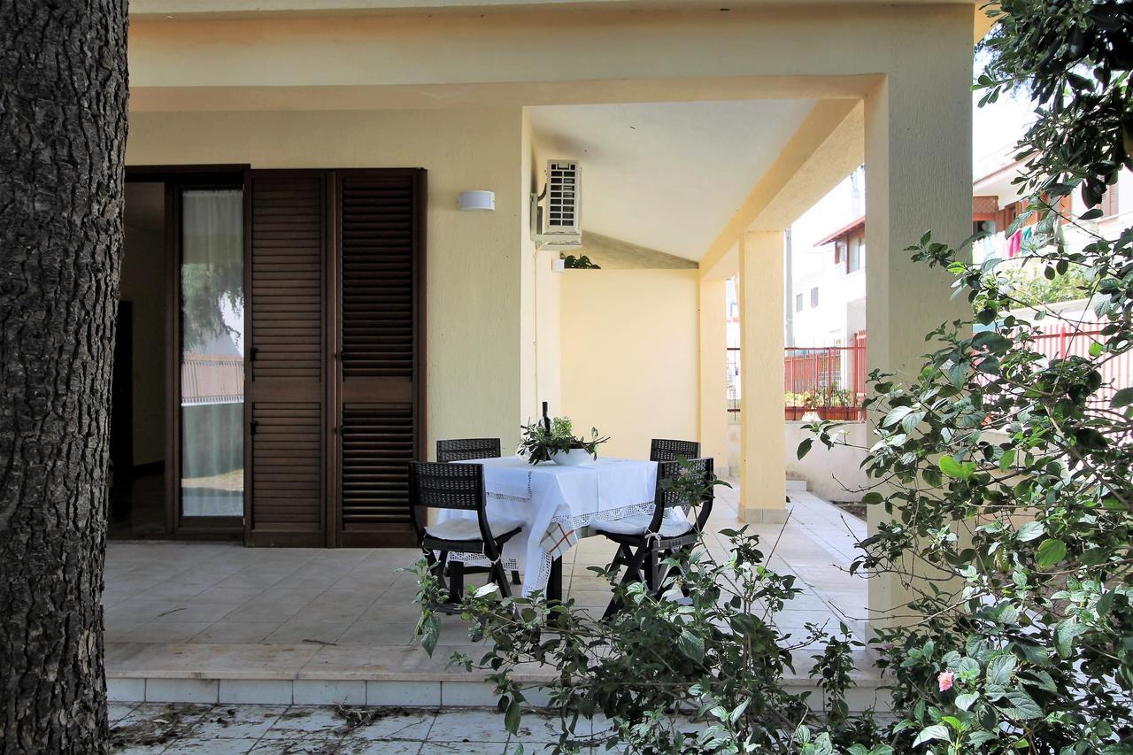 A Casa Di Emy By Holiday World Pulsano Exterior foto