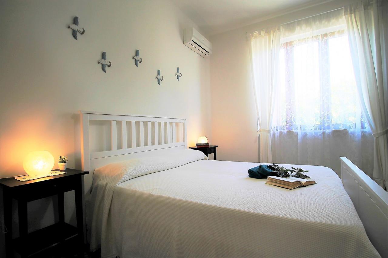 A Casa Di Emy By Holiday World Pulsano Exterior foto